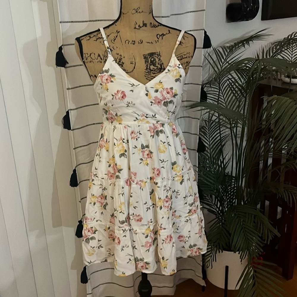 Hollister spaghetti strap layered ruffle floral dress